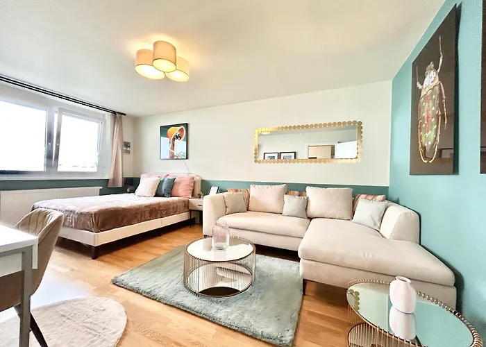 2-bedroom Next To Stadtpark Apartman
