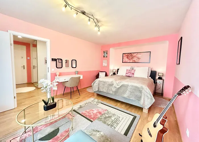 2-bedroom Next To Stadtpark Apartment