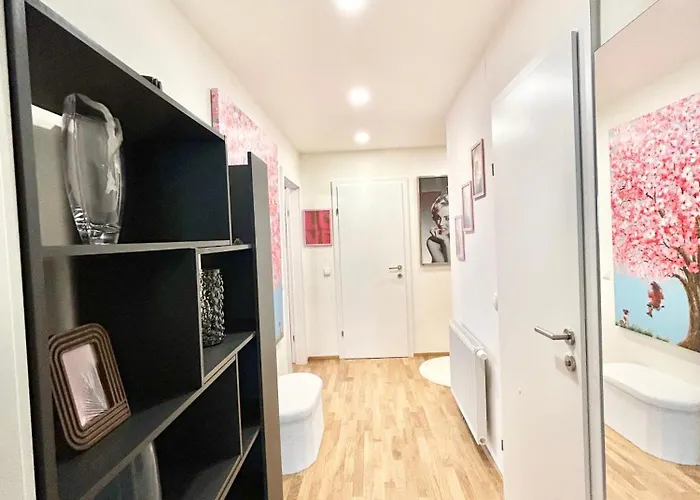 2-bedroom Next To Stadtpark *